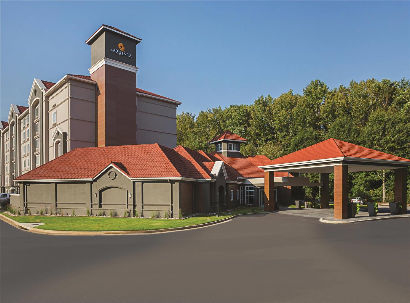 La Quinta Inn & Suites by Wyndham Atlanta Alpharetta - photo 2
