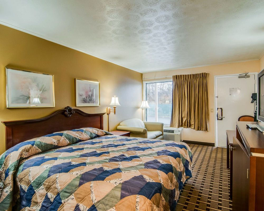 Rodeway Inn Civic Center - photo 8