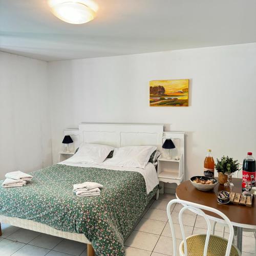 Studio Chaleureux Au Cœur du Manoir in Saint-Jouan-Des-Guerets, France