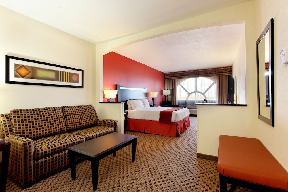 Holiday Inn Express Hotel & Suites Odessa by IHG - photo 9