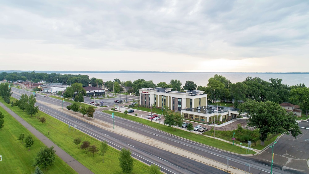 Hampton Inn Spicer Green Lake - photo 39