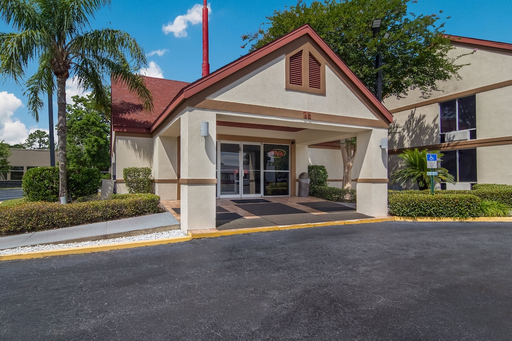 Red Roof Inn & Suites Brunswick I 95 - photo 33
