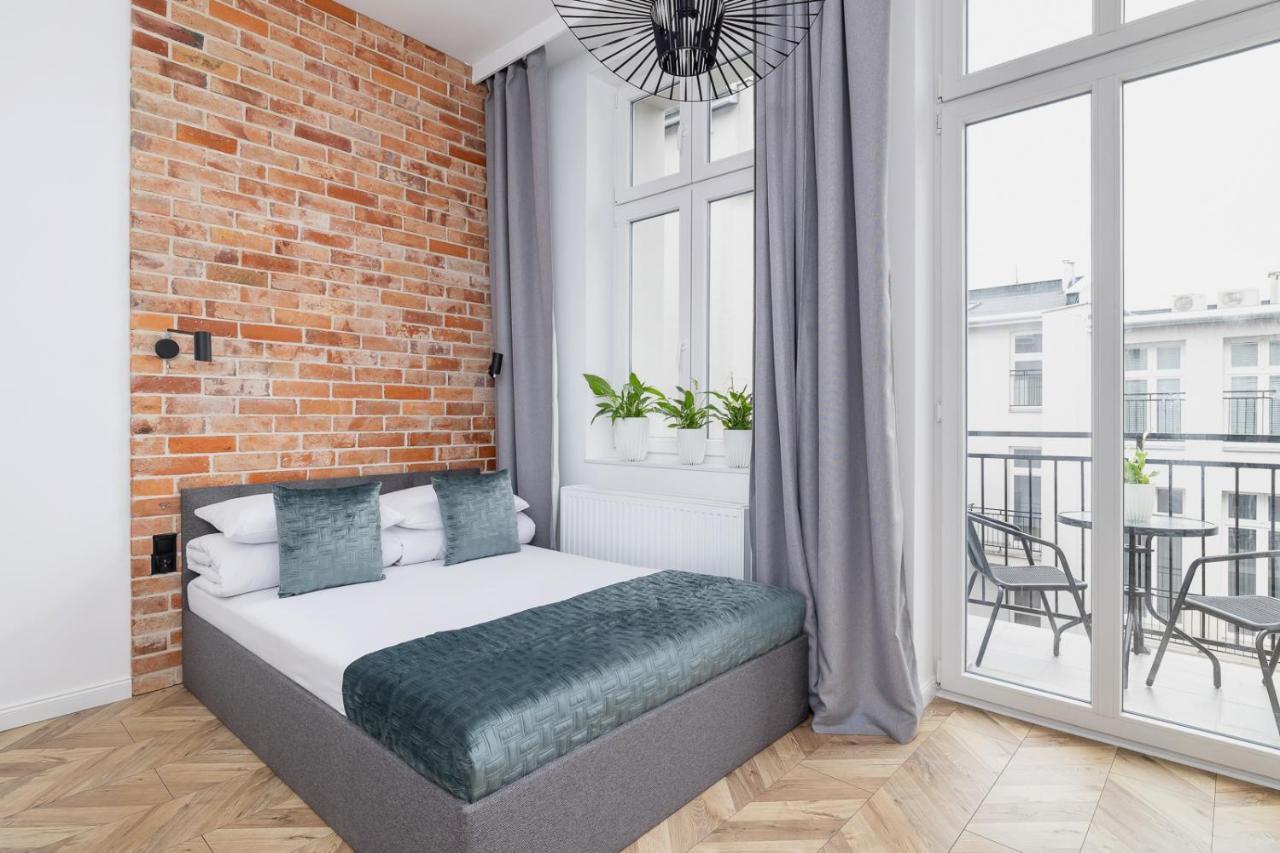 Apartment with Balcony Kazimierz Starowiślna 41 — 4-Star Luxury Hotel in Krakow, Poland