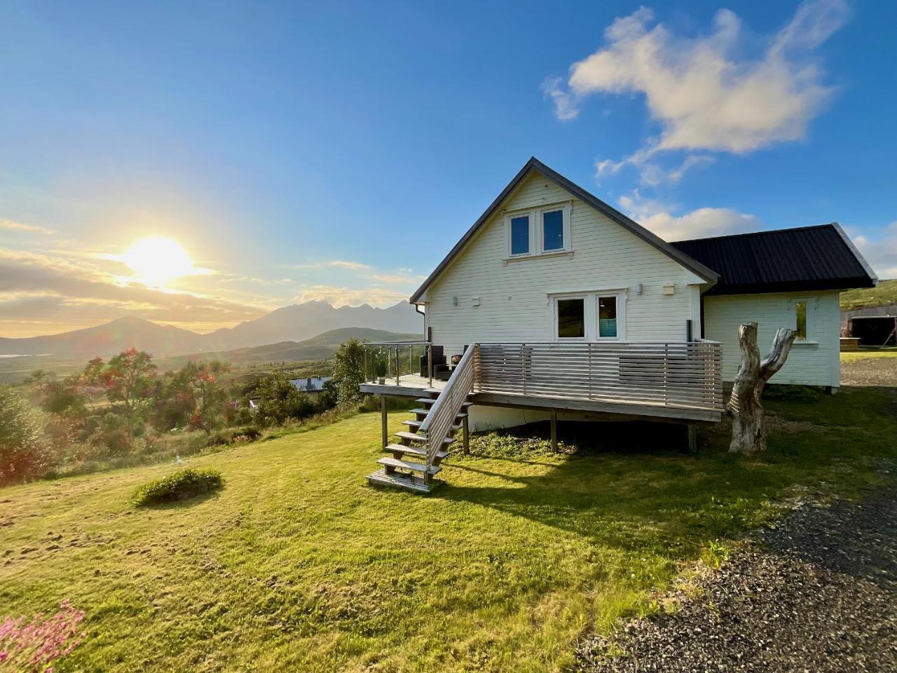 Leknes Panorama Lofoten in Leknes, Norway