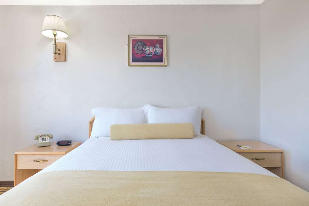 Super 8 by Wyndham Lake Havasu City - photo 6