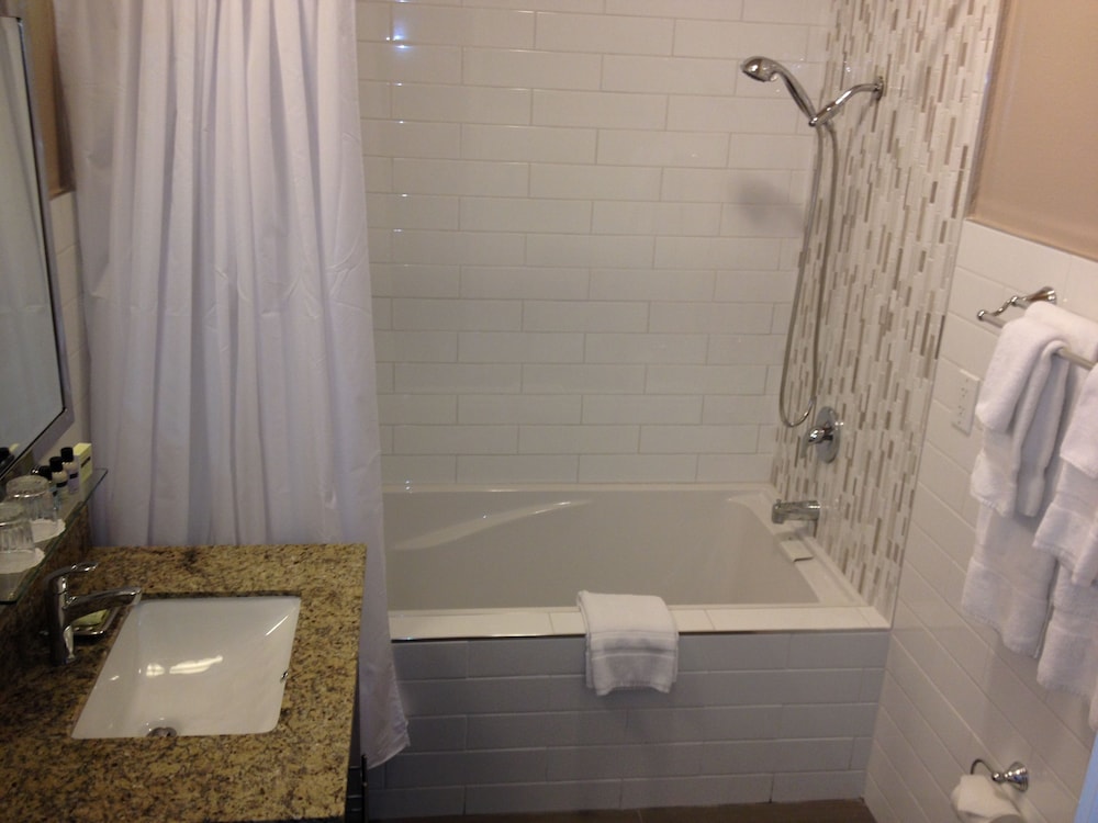 Executive Hotel Vintage Court - photo 25