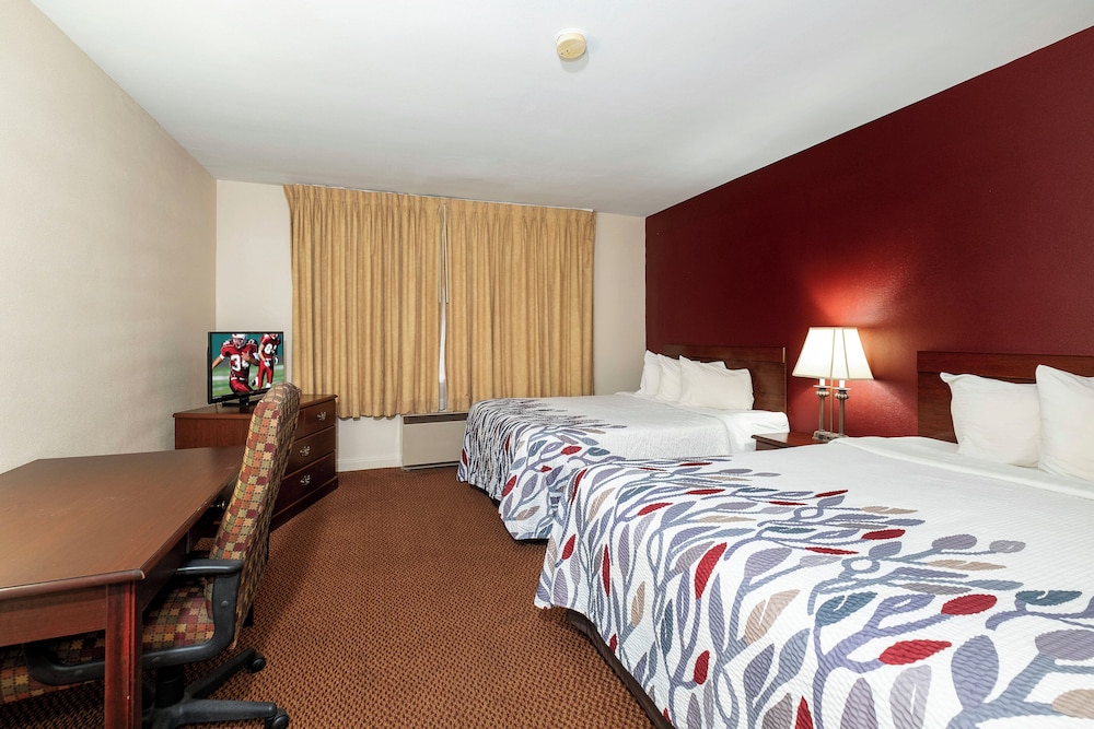 Red Roof Inn & Suites Hazleton - photo 12