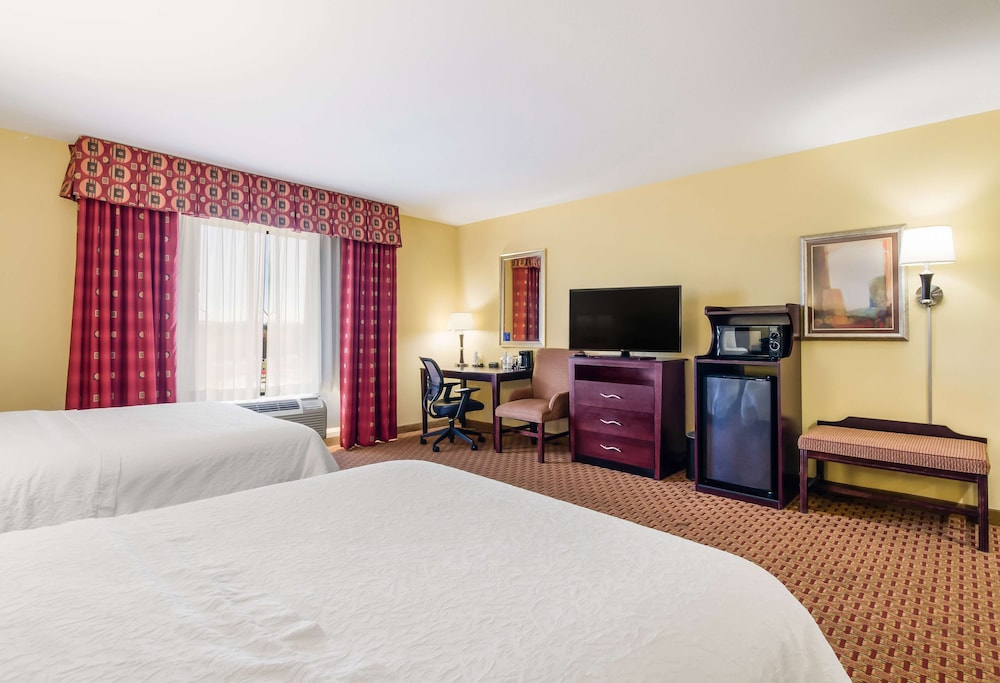 Hampton Inn Galax - photo 18