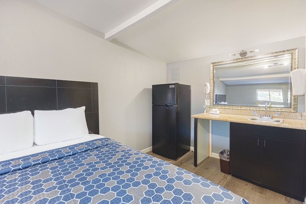 Sands Inn Winnie - photo 9