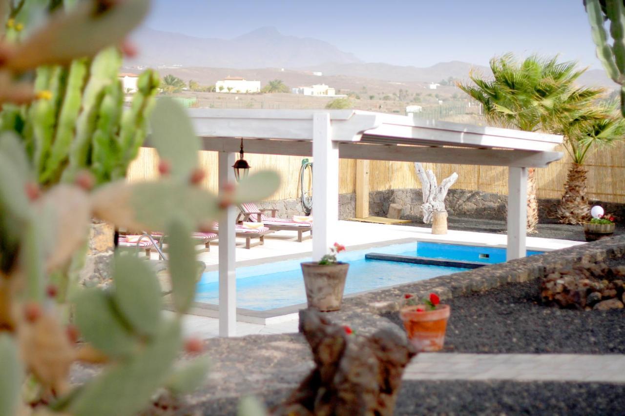 Villa Los Volcanes — 4-Star Luxury Hotel in Tuineje, Spain