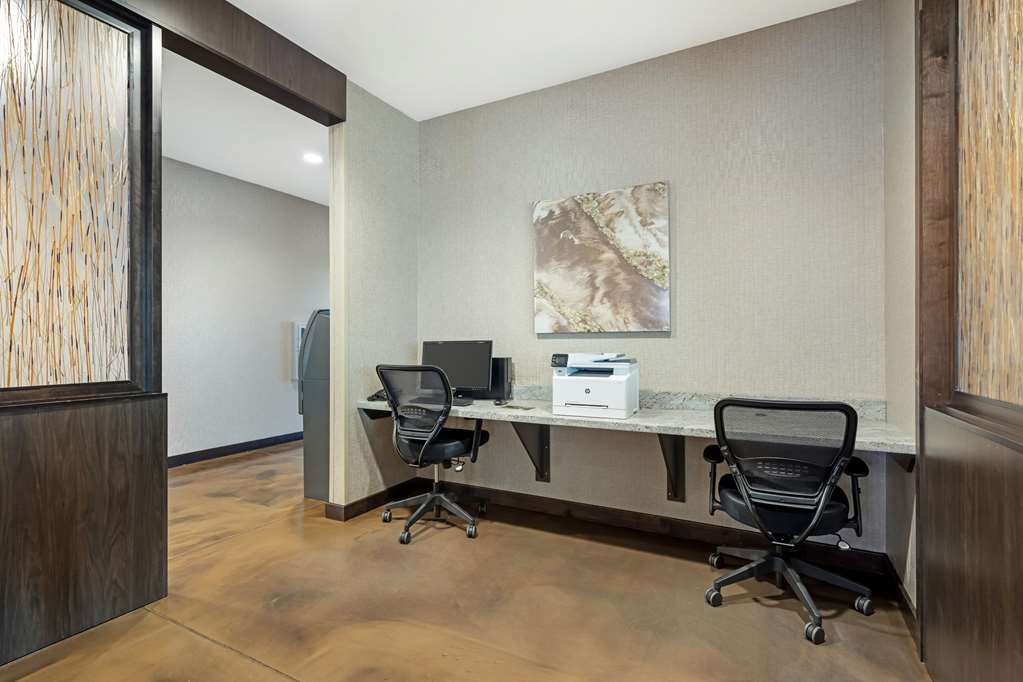 Best Western Plus Lakeview Hotel - photo 40