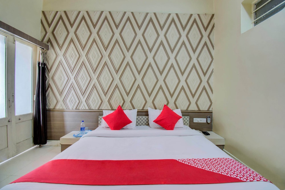 Oyo 24838 Hotel Neelam — Amravati