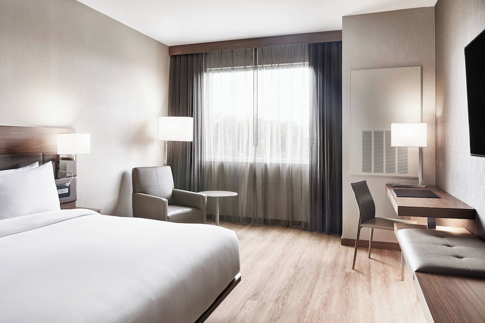 AC Hotel by Marriott Miami Airport West Doral - photo 17
