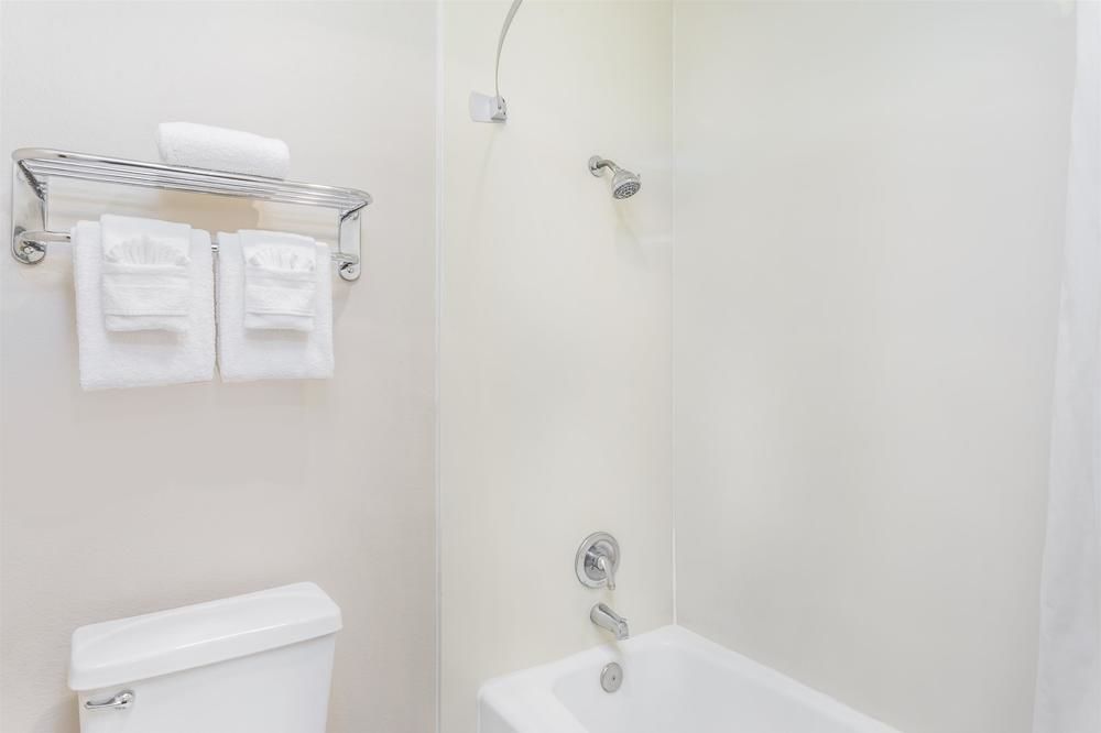 Super 8 by Wyndham Tempe ASU Airport - photo 2