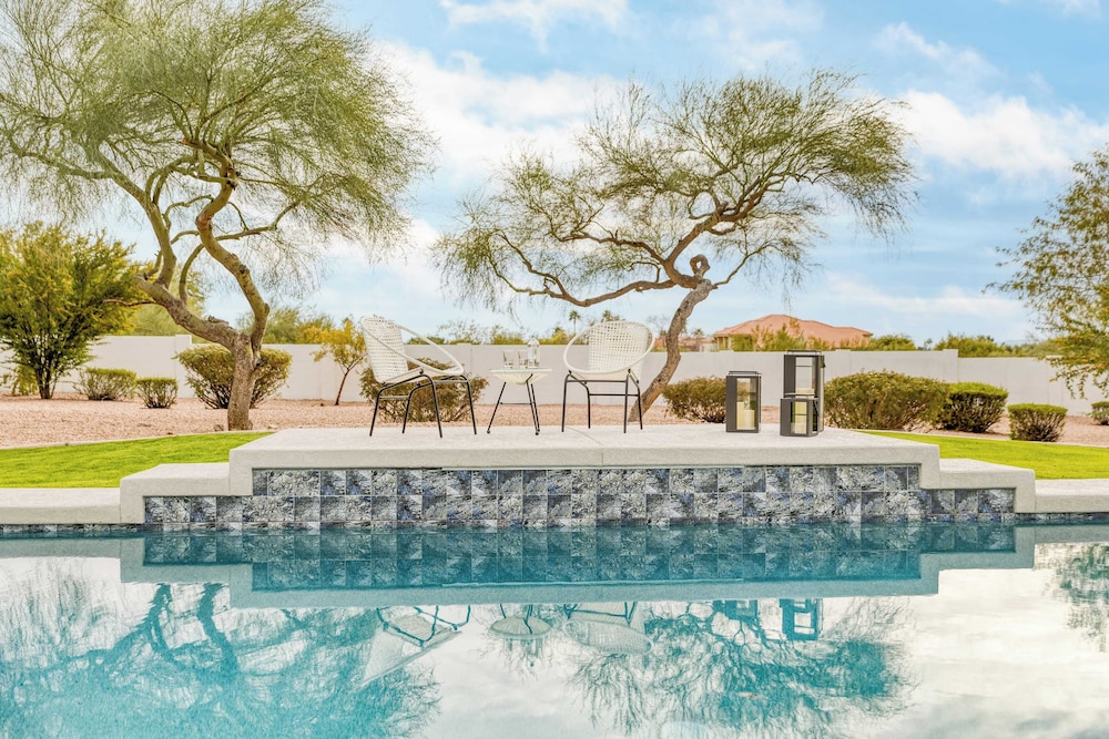 Sunridge by Avantstay Glorious Scottsdale Estate w Pool Hot Tub Ping Pong & Pool Table - photo 5
