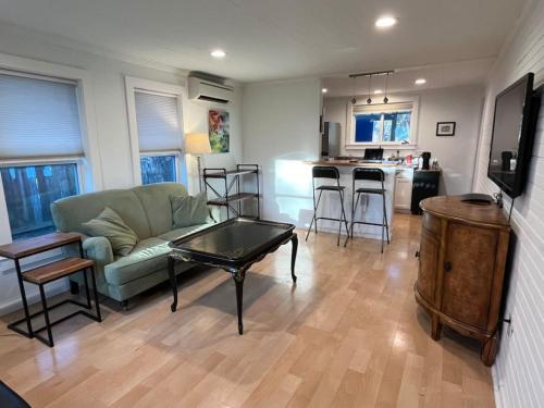 3 Houses are Better than 1 in Austin, United States