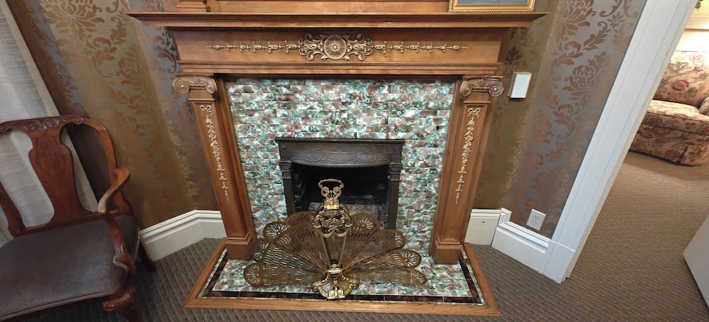 Nob Hill Inn - photo 56