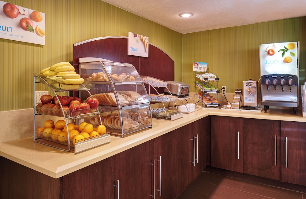 Holiday Inn Express San Diego South National City by IHG - photo 26