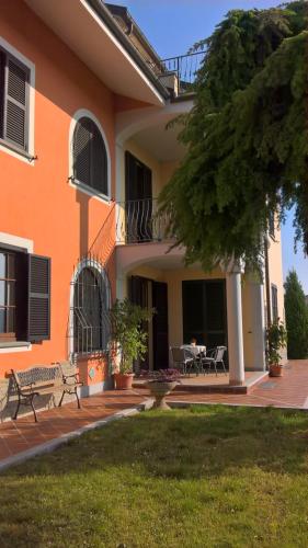 Il Girasole — hotel in Strevi