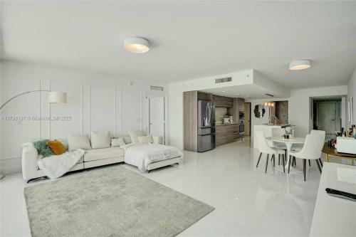 Beachfront Bliss in Miami - last minute hotel in Miami Beach