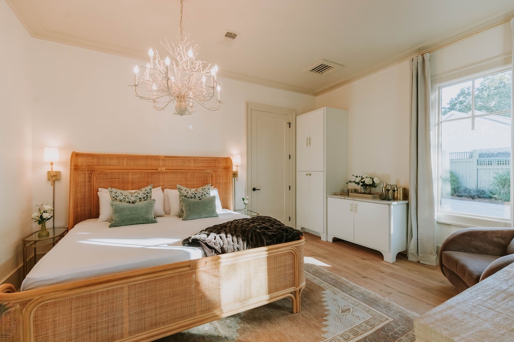 The Springs Hotel - photo 16