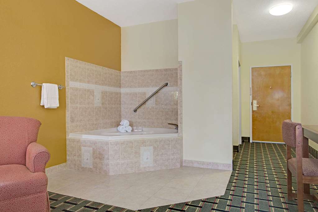 Super 8 by Wyndham Daytona Beach - photo 11