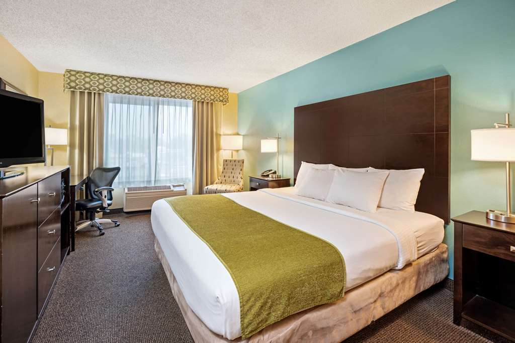 La Quinta Inn & Suites by Wyndham Boise Airport - photo 24