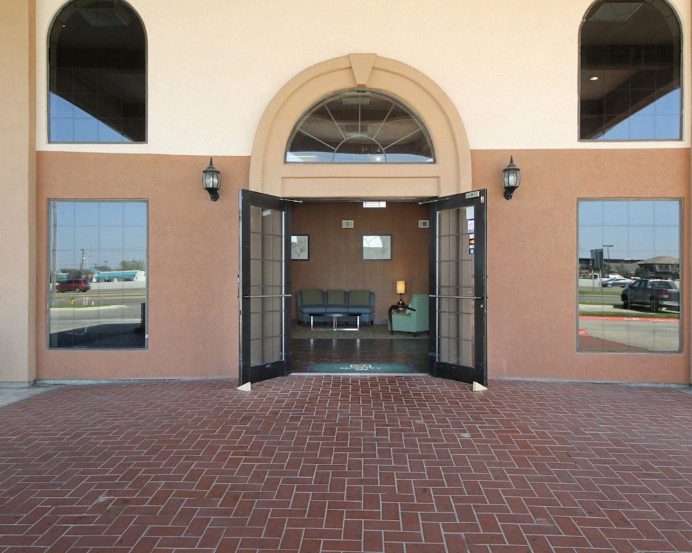 Americas Best Value Inn Pharr - photo 50