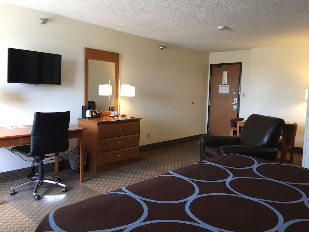 Super 8 by Wyndham Cuba - photo 17