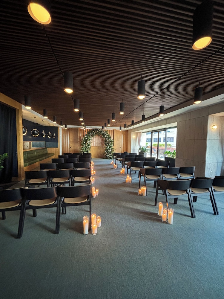 Fairlane Hotel - photo 50