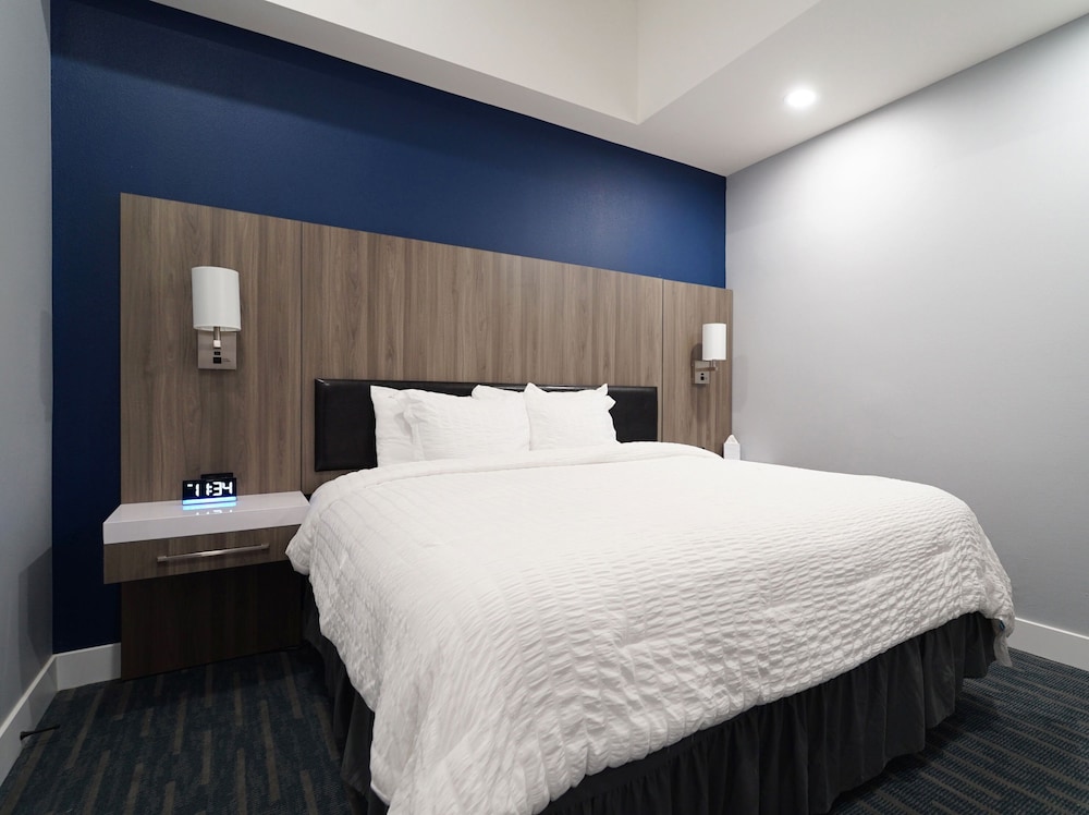 BayVue Hotel Resort and Suites - photo 12
