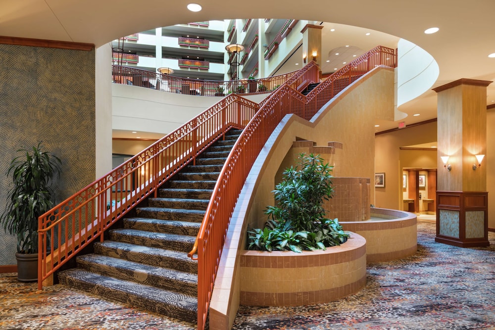 Embassy Suites by Hilton St. Louis St. Charles - photo 3