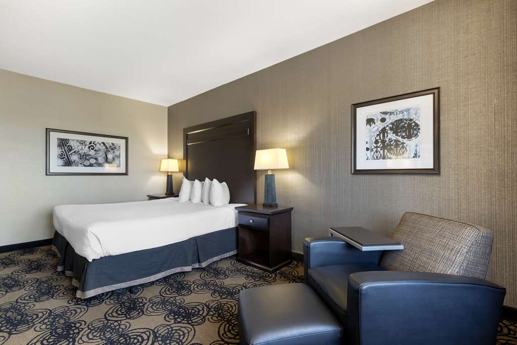 Best Western Plus Midwest Inn - photo 18