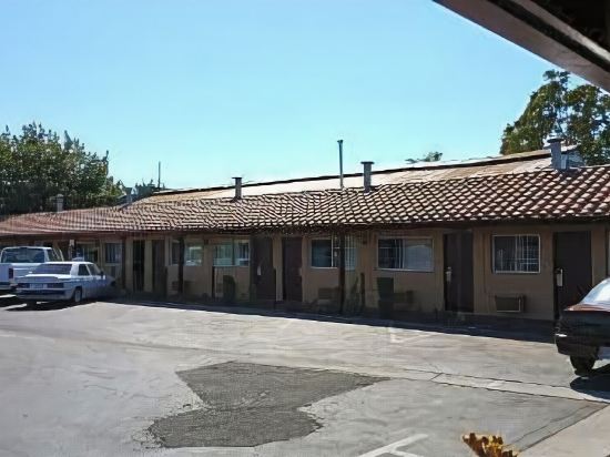 Slumber Motel - carbon neutral hotel in Merced