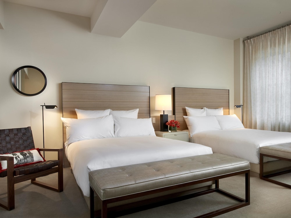 21c Museum Hotel Cincinnati - photo 16