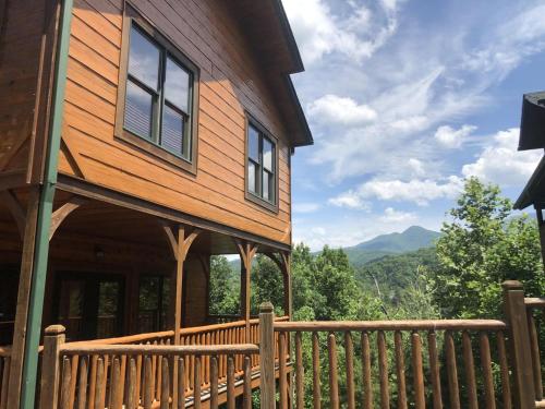 Best 3King EnSuites Views Game&Theater Rms Pool in Gatlinburg, United States