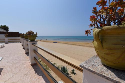 Le Sorelle Villa sul mare — 4-Star Luxury Hotel in Porto Empedocle, Italy