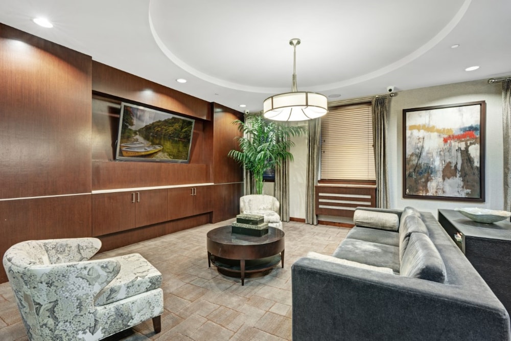 Global Luxury Suites At Chancery - photo 6