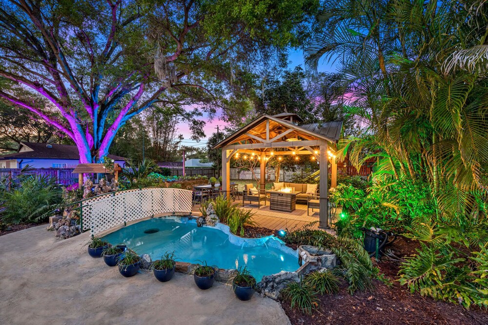 Luxury Retreat Pool Games Basketball More — Largo