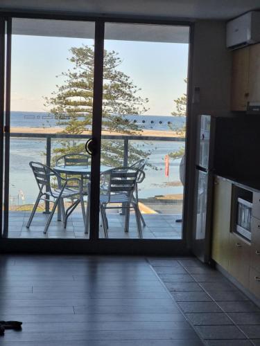 The Entrance Apartment The Nasuto Entrance NSW with Ocean Lake Views — 4-Star Luxury Hotel in The Entrance, Australia