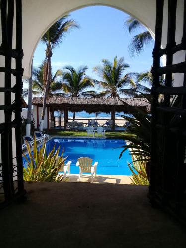 Condominio Gaudi — 4-Star Luxury Hotel in Coyuca De Benitez, Mexico