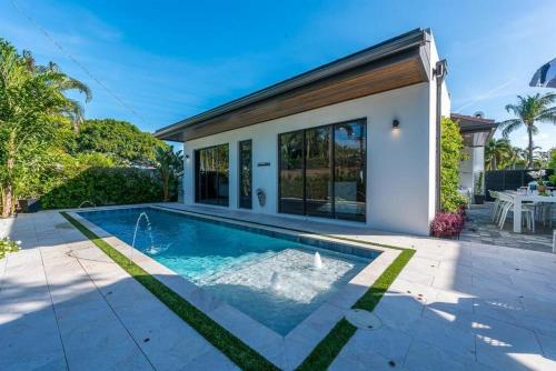 Flamingo Park Paradise Luxury Poolside Haven — West Palm Beach