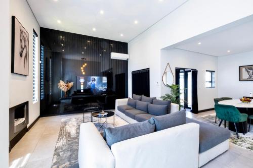 Phoenix Home