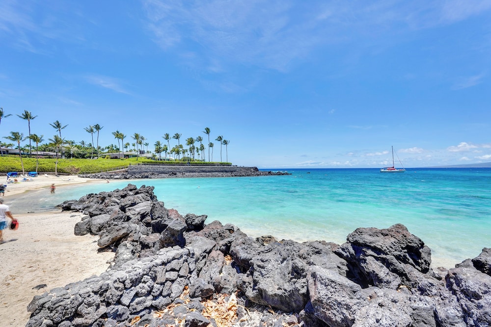 Luxe Maunalani Resort Condo w Pool Beach Access - photo 9