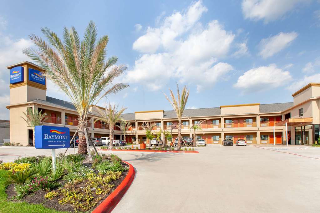 Hotel image of Baymont by Wyndham Houston Hobby Airport