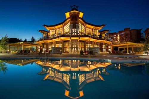 Stay In The Okanagan Copper Sky West Kelowna — 4-Star Luxury Hotel in West Kelowna, Canada