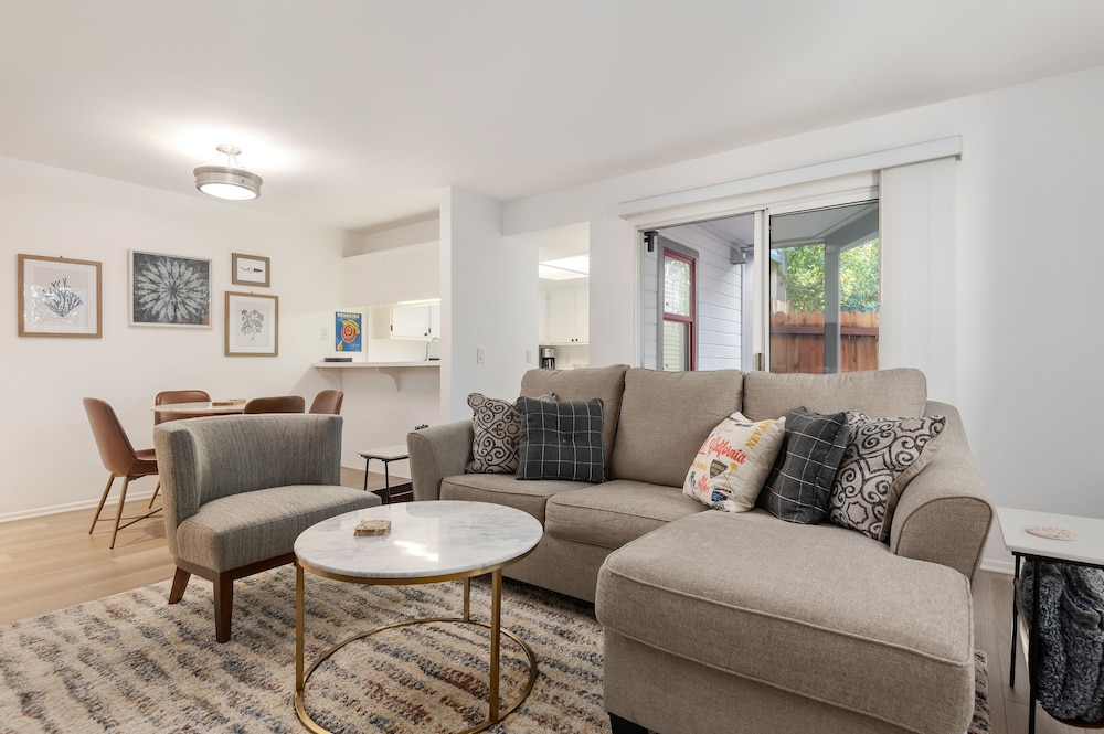 Rem Retreat in Santa Barbara, United States