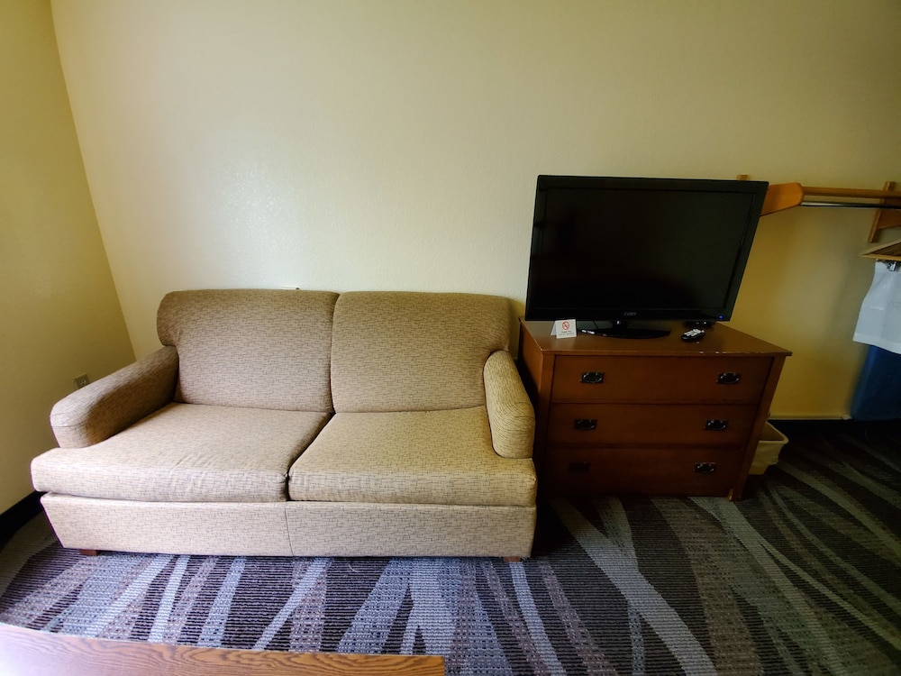 Boarders Inn & Suites by Cobblestone Hotels Ripon - photo 9