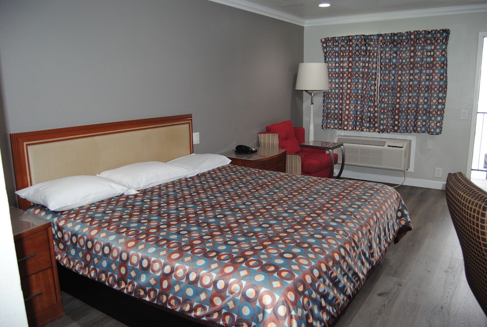 La Puente Inn Motel - photo 35