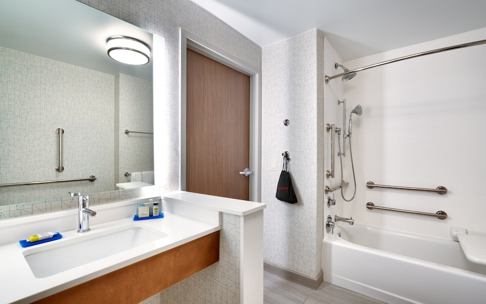 Holiday Inn Express & Suites Gainesville I 75 by IHG - photo 19